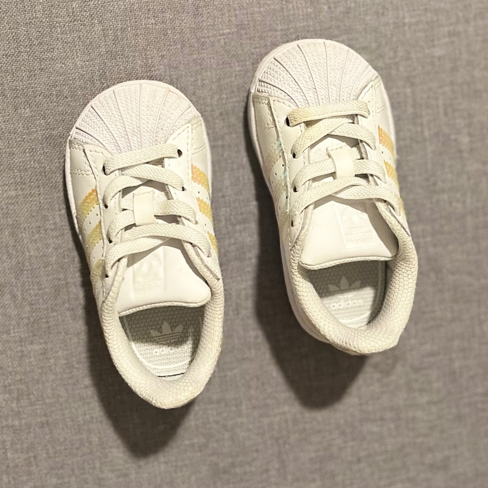 Adidas super star sneaker
